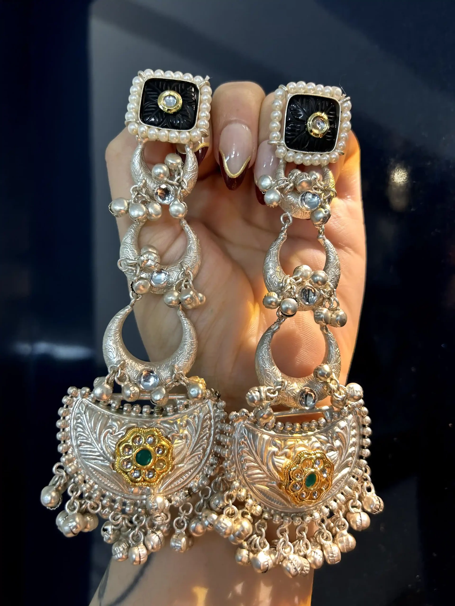 Parul Black Silver